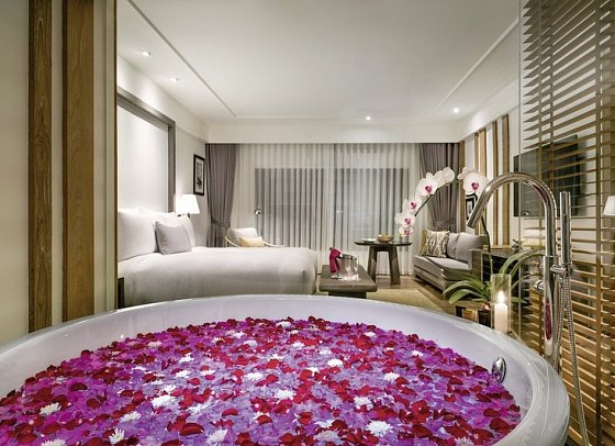 The Nai Harn Phuket - Wohnbeispiel Royal Ocean View Suite (Zimmercodierung WMM)