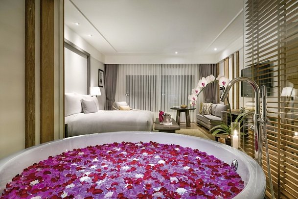 The Nai Harn Phuket - Wohnbeispiel Royal Ocean View Suite (Zimmercodierung WMM)