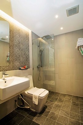 Baan Karon Resort - Badbeispiel Deluxe Family (Zimmercodierung FB1)