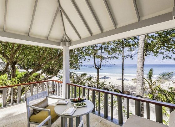 The Surin Phuket - Wohnbeispiel Beach Deluxe Suite (Zimmercodierung WDO)