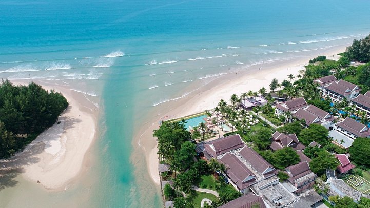 Apsara Beachfront Resort & Villa