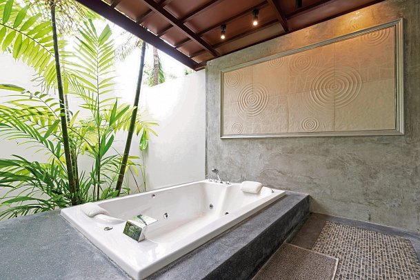 Apsara Beachfront Resort & Villa - Wohnbeispiel Jacuzzi Villa (Zimmercodierung VB4)