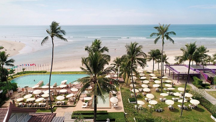 Apsara Beachfront Resort & Villa