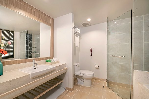 The Briza Beach Resort Khao Lak - Badbeispiel Deluxe Garden (Zimmercodierung UD3)