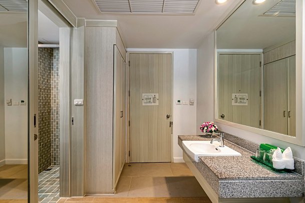 The Briza Beach Resort Khao Lak - Badbeispiel Deluxe Pool View (Zimmercodierung UDP)