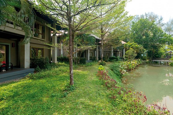 Khaolak Wanaburee Resort