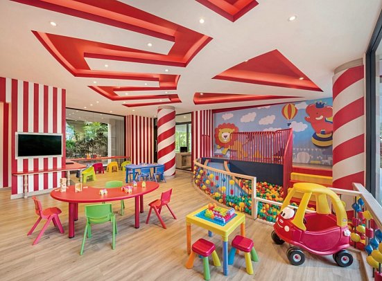 Le Méridien Khao Lak Resort & Spa