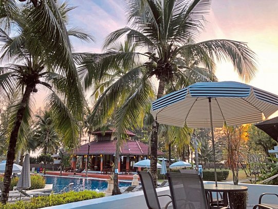 Palm Galleria Resort