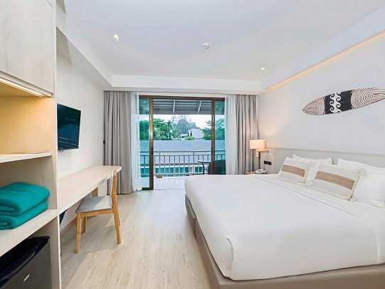 Khaolak Emerald Beach Resort & Spa - Wohnbeispiel Deluxe Pool View (Zimmercodierung UDP)