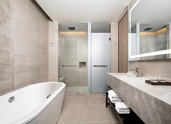 Khao Lak Marriott Beach Resort & Spa - Wohnbeispiel Badezimmer (Zimmercodierungen UDG, UDM & UDQ)