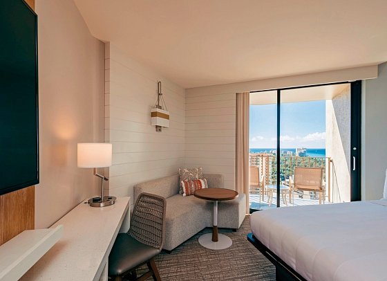 Waikiki Beach Marriott Resort & Spa - Wohnbeispiel Kealohilani Ocean View (Zimmercodierungen U4M, U5M, U6M, U8M, U9M, UM1, UM2, UM3, UM4 & UM5)