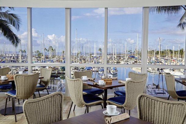Prince Waikiki - 100 Sails Restaurant & Bar