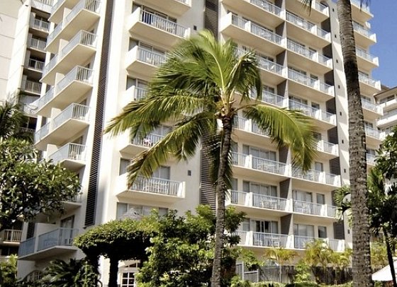 Coconut Waikiki Hotel