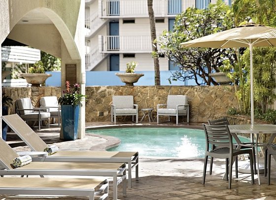 Coconut Waikiki Hotel