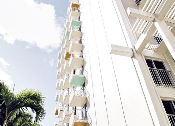 Shoreline Hotel Waikiki
