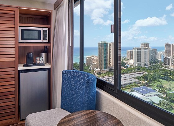 Holiday Inn Express Waikiki - Wohnbeispiel Partial Ocean View (Zimmercodierung UBN)