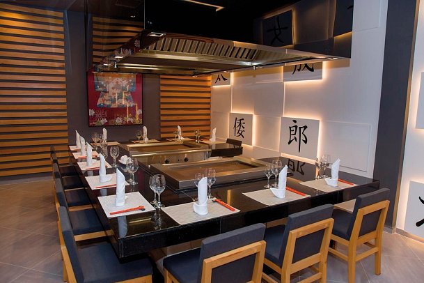 Gran Muthu Almirante Beach