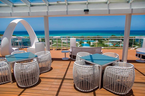 Gran Muthu Almirante Beach