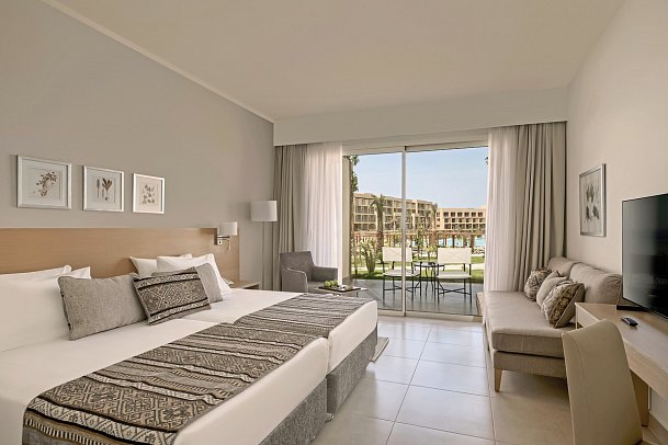 JAZ Elite Asteria - Wohnbeispiel Familienzimmer Deluxe Poolblick (Zimmercodierung FDP)