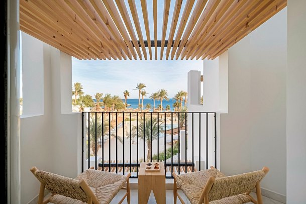 Serry Beach Resort - Beispiel Balkon Doppelzimmer Deluxe Meerblick (Zimmercodierungen DDM & DCM)