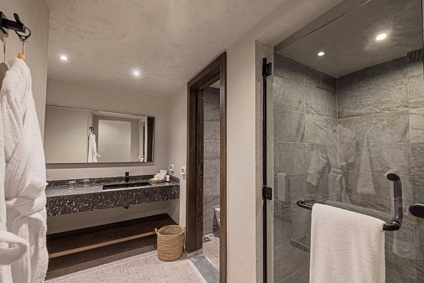 Sentido Naga Bay - Beispiel Bad Juniorsuite Swim Up Sentido Fitness Beachfront Meerblick (Zimmercodierung J9M)