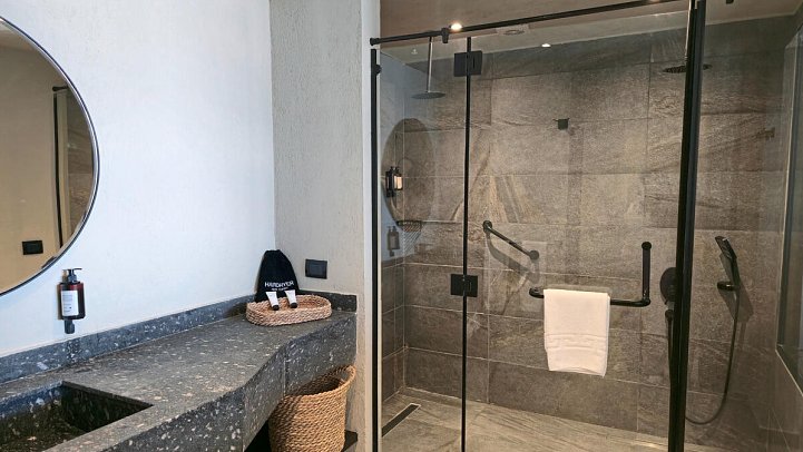 Sentido Naga Bay - Beispiel Bad Sentido Fitness Suite Sea View (Zimmercodierung WB1)