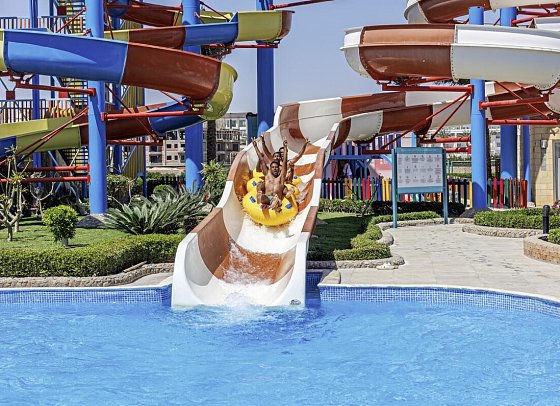 SUNRISE Alora Aqua Park Resort