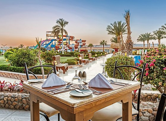 SUNRISE Alora Aqua Park Resort