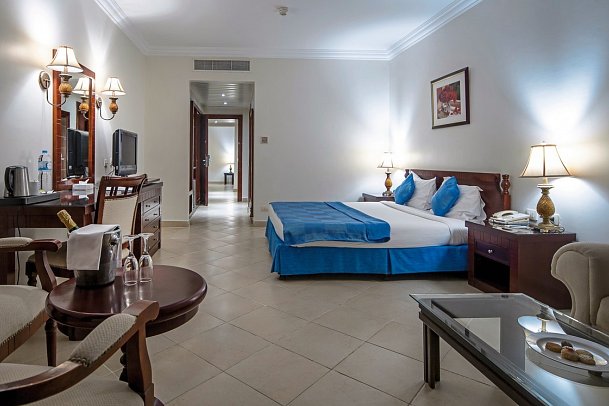 Sentido Caribbean World Soma Bay - Beispiel Terrasse Doppelzimmer Swim Up Gartenblick (Zimmercodierung D1Q)