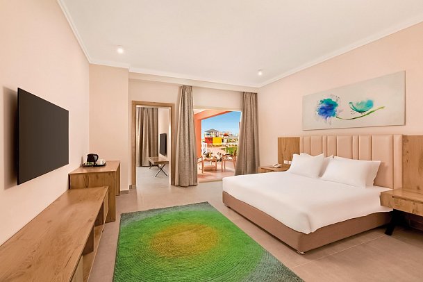 Pickalbatros Jungle Aqua Park Resort - Neverland Hurghada - Wohnbeispiel Familienzimmer mit Verbindungstür Poolblick (Zimmercodierung FVP)