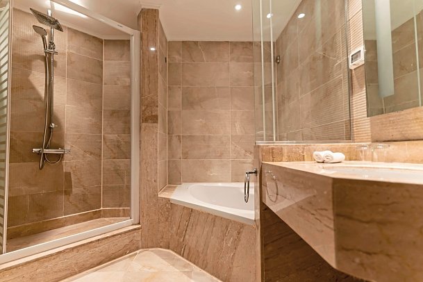 Swiss Inn Resort - Bad Suite Diplomatic