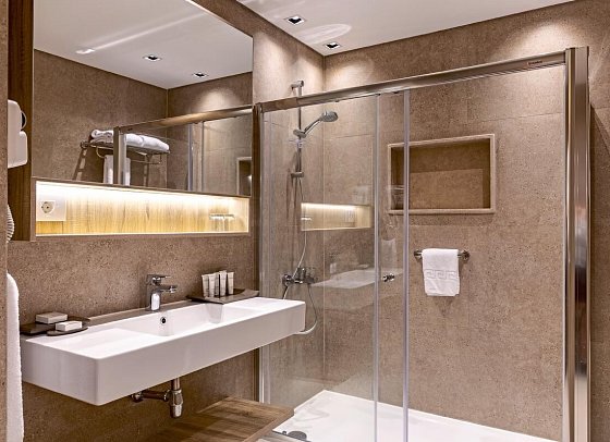Fort Arabesque - The West Bay - Beispiel Bad Doppelzimmer Komfort (Zimmercodierungen DF1 & DB1)