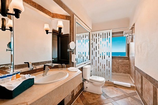 Pickalbatros Citadel Resort - Beispiel Bad Familienzimmer Meerblick (Zimmercodierung F1M)