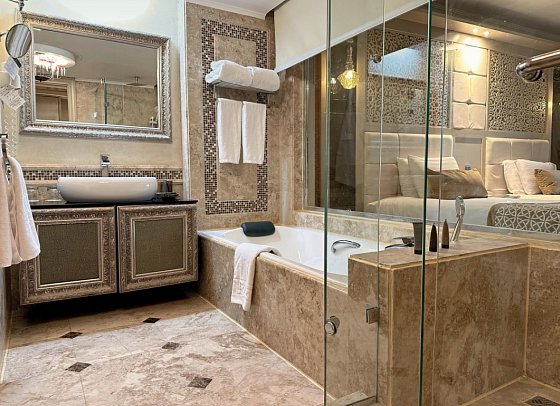 KaiSol Romance Resort - Beispiel Bad Doppelzimmer Deluxe Meerblick (Zimmercodierungen UDM & DDM)