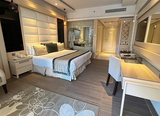 KaiSol Romance Resort - Wohnbeispiel Doppelzimmer Deluxe Swim Up (Zimmercodierungen UDQ & DDQ)