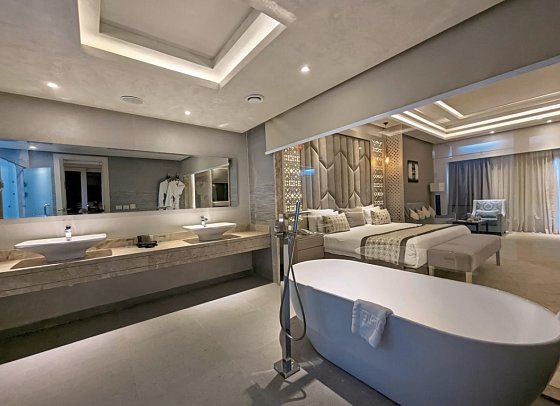 KaiSol Romance Resort - Beispiel Bad Jacuzzi Suite (Zimmercodierungen WB1 & WBP)