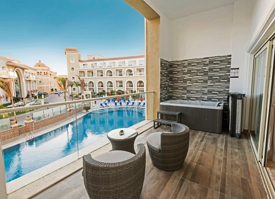 KaiSol Romance Resort - Wohnbeispiel Jacuzzi Suite (Zimmercodierungen WB1 & WBP)