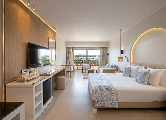 Fort Arabesque - The Beach Resort - Wohnbeispiel Suite Familie seitl. Meerblick (Zimmercodierung WIN)