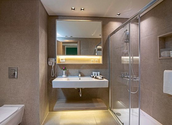 Fort Arabesque - The Beach Resort - Beispiel Bad Suite Familie seitl. Meerblick (Zimmercodierung WIN)