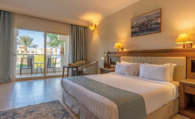 Serenity Alpha Beach - Wohnbeispiel Doppelzimmer Club Meerseite (Zimmercodierungen DD4 & DCM)