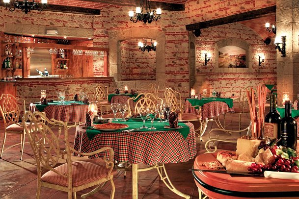 Palm Royale Resort Soma Bay