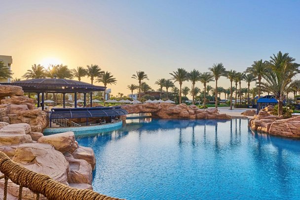Palm Royale Resort Soma Bay