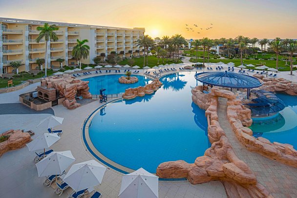 Palm Royale Resort Soma Bay