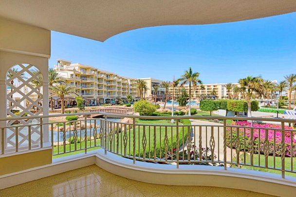 Palm Royale Resort Soma Bay - Beispiel Balkon Elite Family Room (Zimmercodierung FB2)