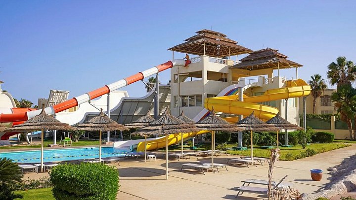 Palm Royale Resort Soma Bay