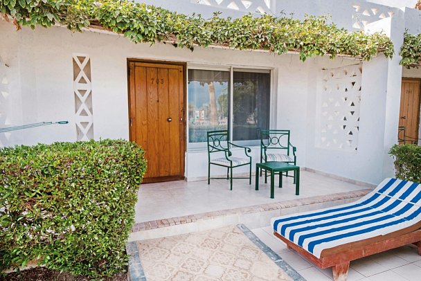 Shams Safaga Resort - Beispiel Terrasse Bungalow Gartenblick (Zimmercodierungen BBG, BB1 & BC1)