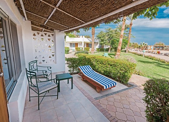 Shams Safaga Resort - Beispiel Terrasse Bungalow Gartenblick (Zimmercodierungen BBG, BB1 & BC1)