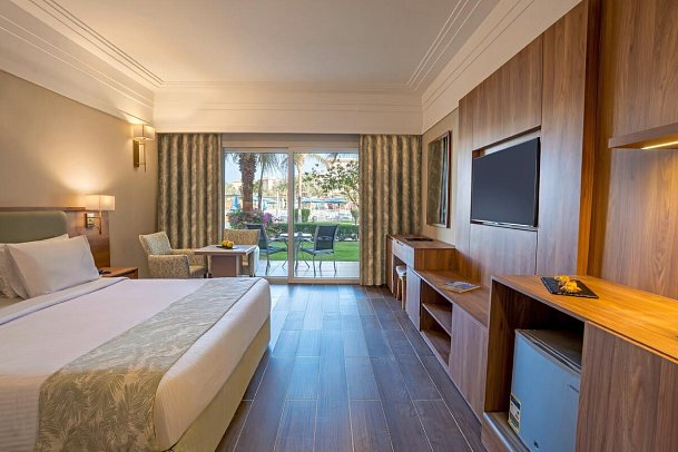 SRNTY Sun Ray - Wohnbeispiel Doppelzimmer Premium Poolblick (Zimmercodierungen DMP & DC1)