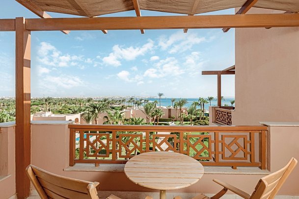 Continental Hotel Hurghada - Beispiel Balkon Doppelzimmer Standard seitl. Meerblick (Zimmercodierungen DGN & DCN)