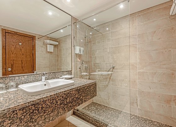 Continental Hotel Hurghada - Beispiel Bad Doppelzimmer Standard (Zimmercodierungen DGN, DCN, DGM, DCM & DPN)